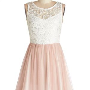 White lace, deep V back, pink tule, dress, med